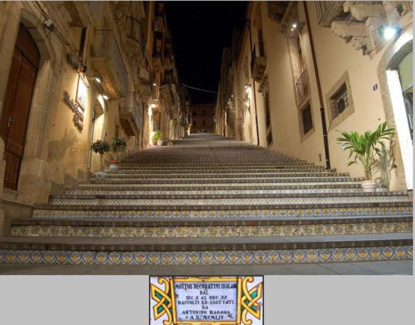 Appartamento Casa vacanza nicole Wi-Fi gratuito Via monte Carmelo , civico 14 Caltagirone Esterno foto