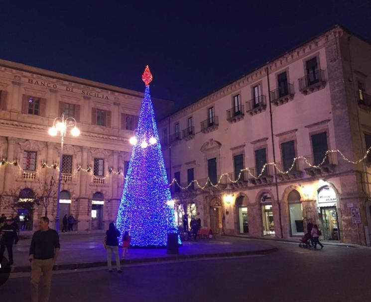 Appartamento Casa vacanza nicole Wi-Fi gratuito Via monte Carmelo , civico 14 Caltagirone Esterno foto
